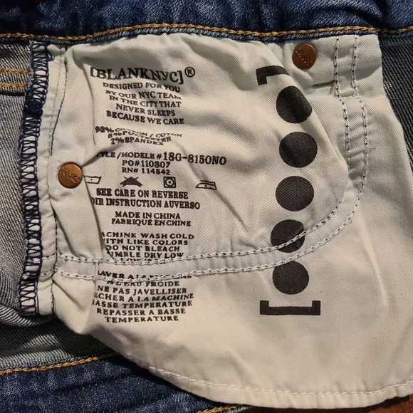 Blank NYC Women's Jean Shorts The Fulton Distressed Cuffed Size 26. - Picture 4 of 6
